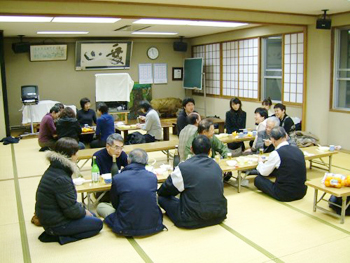 村民が来場