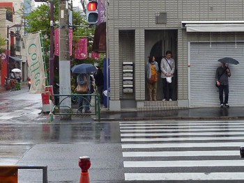 雨宿り