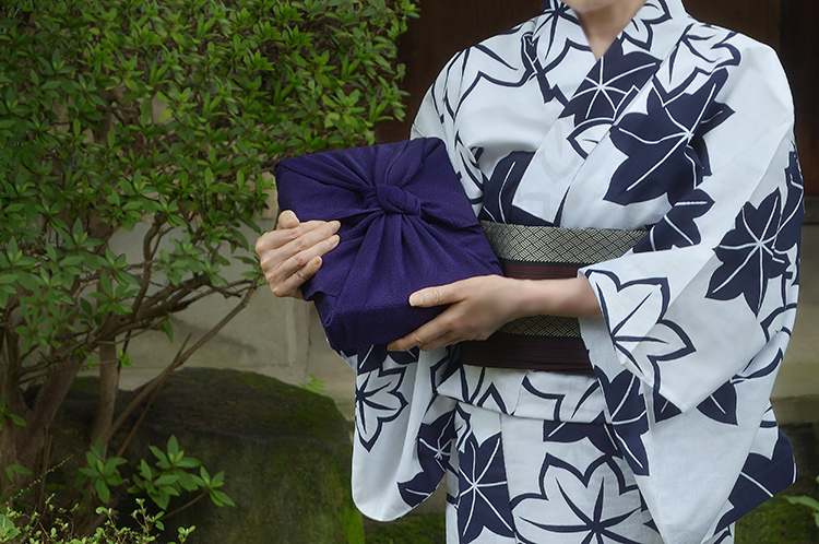 着物の柄と季節の一覧｜いつ何を着る？旬を先取りする粋な選び方
